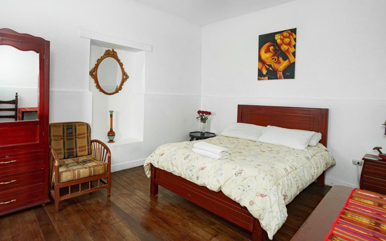 Colonial House 2* Quito
